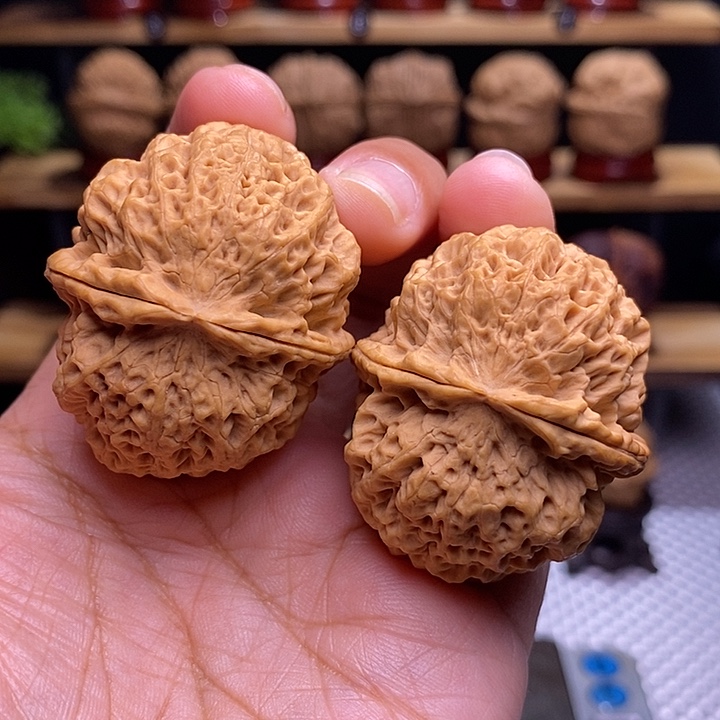 文玩核桃吊坠七星绣球11