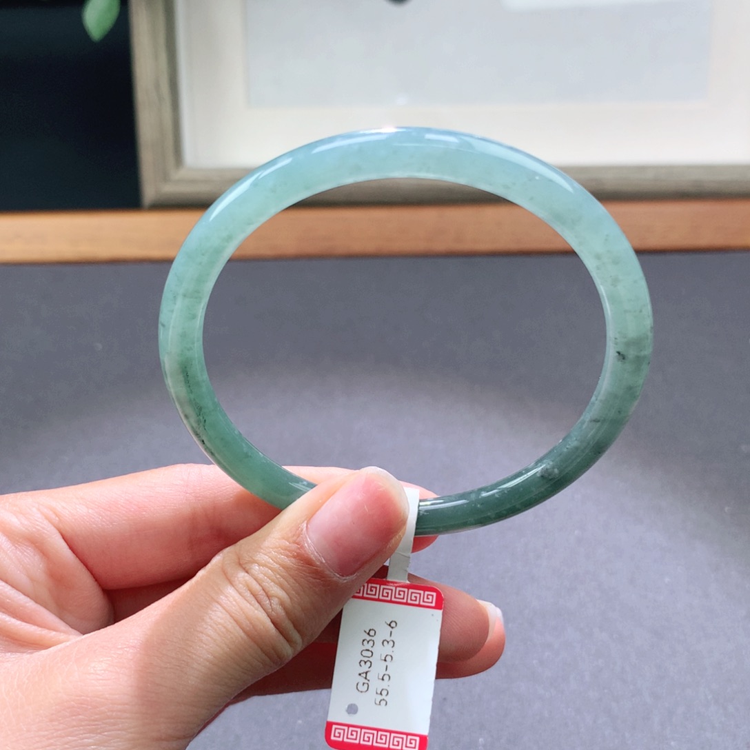 翡翠手镯未镶嵌天然翡翠手镯叮当镯