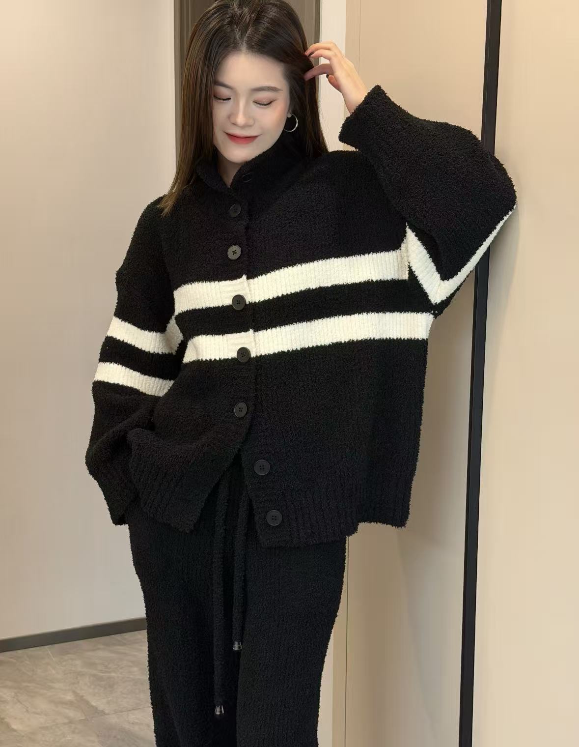 冬季2025黑白纹开衫加厚休闲宽松半边绒家居服套装男女情侣外穿