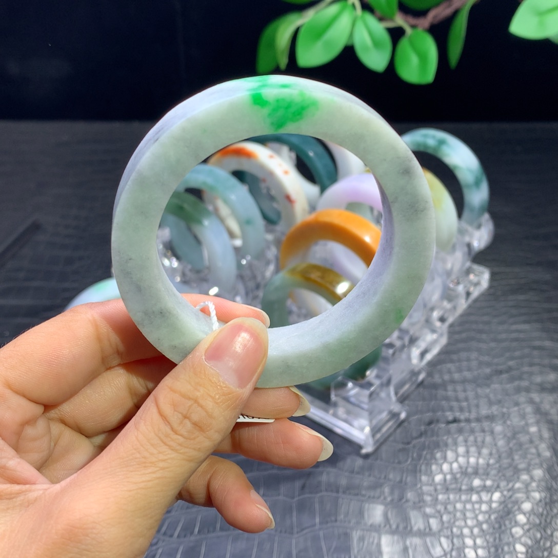 定制翡翠未镶嵌手镯