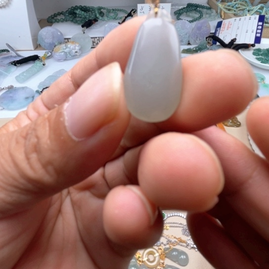 翡翠未镶嵌颈饰翡翠冰晴底福瓜