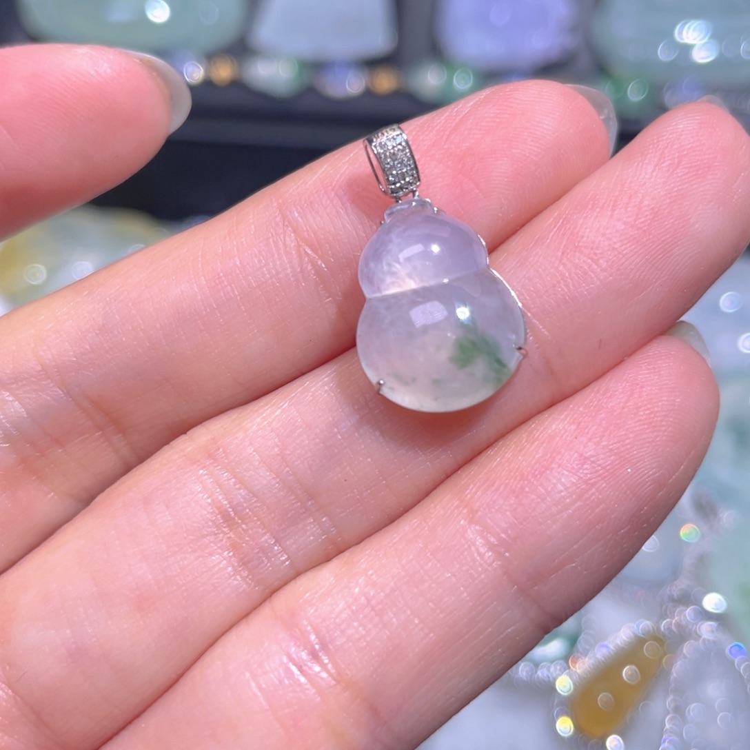 颈饰18K金镶嵌翡翠翡翠