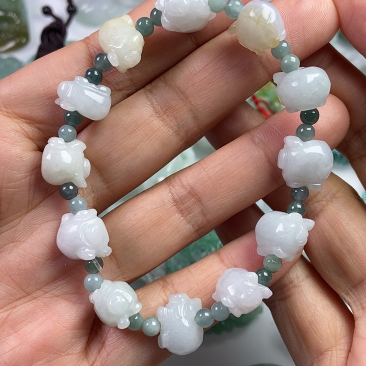 翡翠颈饰未镶嵌翡翠