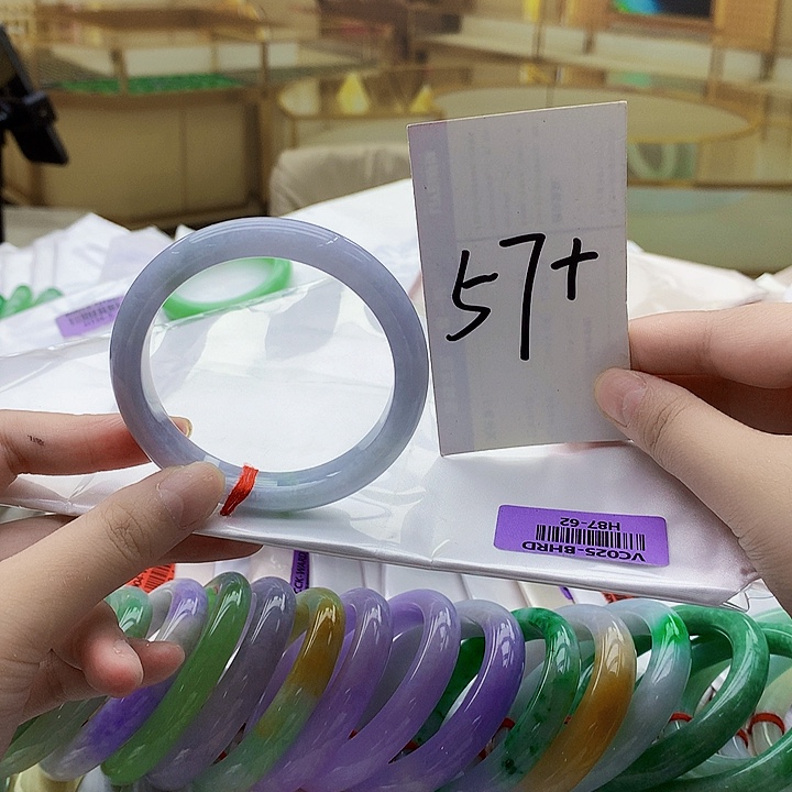 翡翠未镶嵌手镯jj