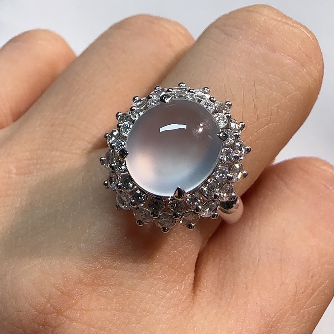 翡翠18K金镶嵌戒指蛋面