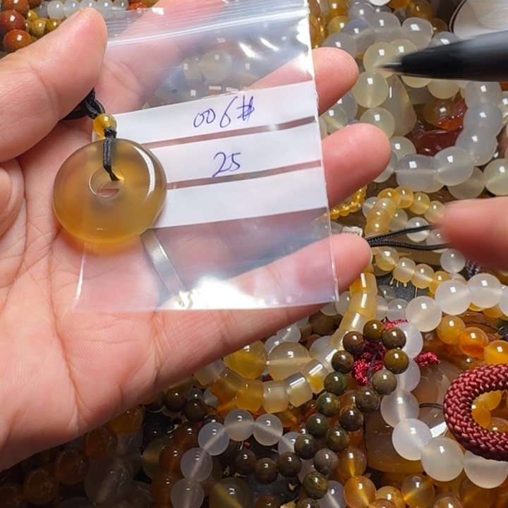 玛瑙/玉髓颈饰未镶嵌梅006