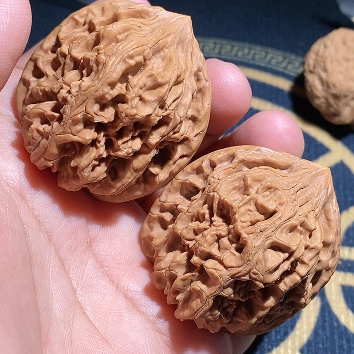 【闪购商品】文玩核桃吊坠快*鸡心