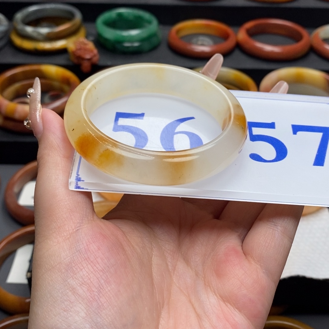 石英质玉（黄龙玉）手镯微瑕未镶嵌