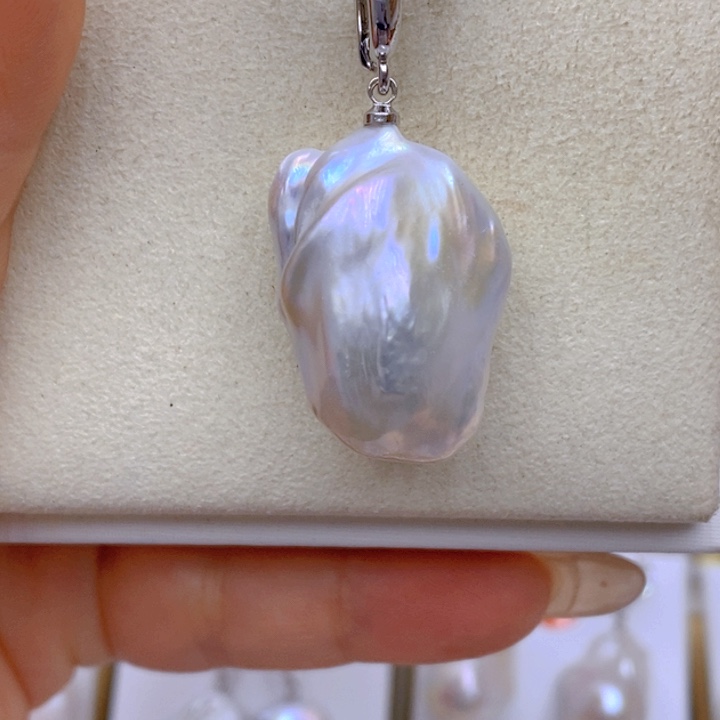 淡水珍珠吊坠(赠链)未镶嵌