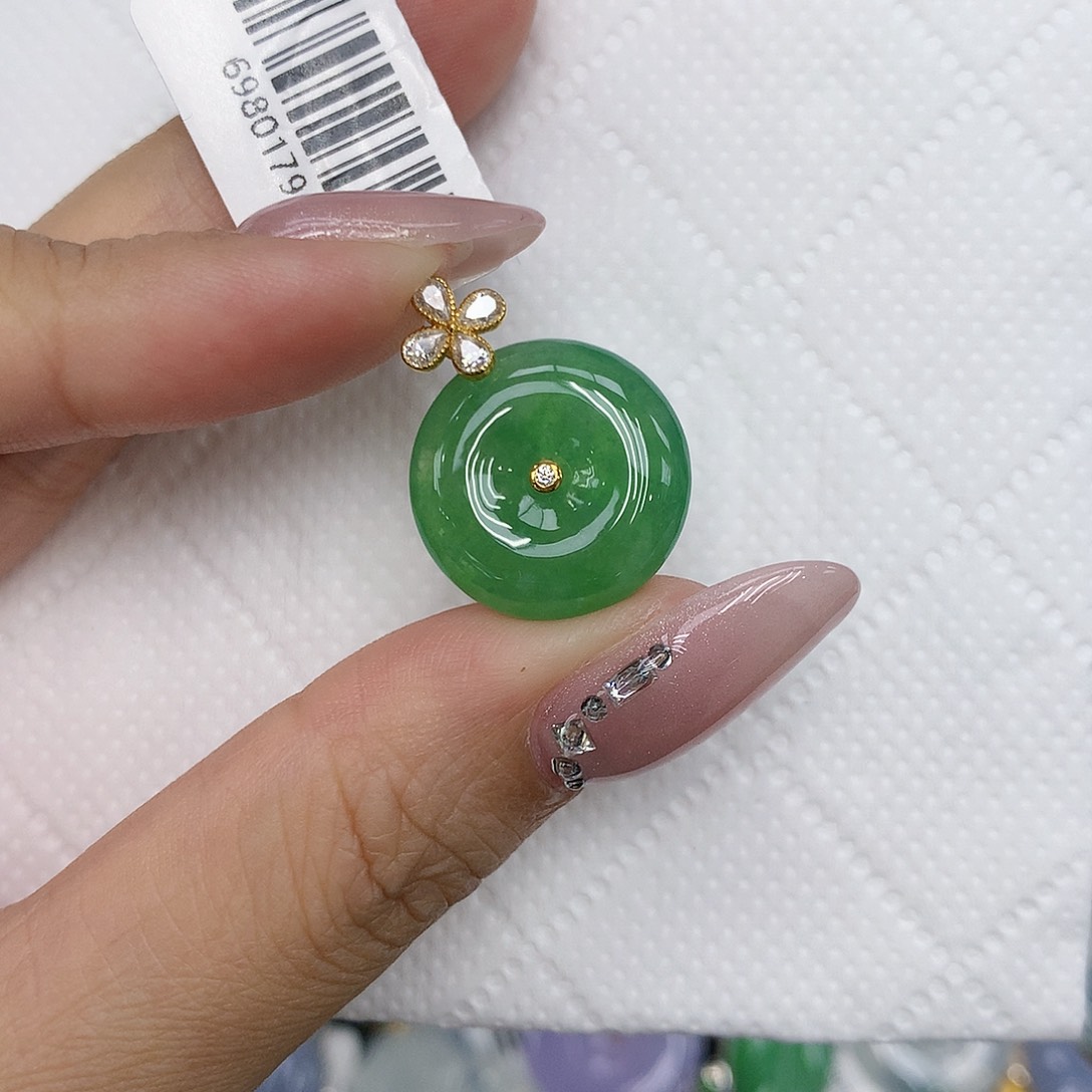 颈饰18K金镶嵌翡翠