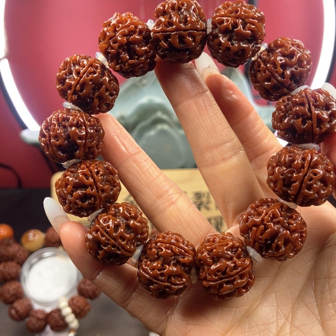 金刚菩提吊坠522。  素。