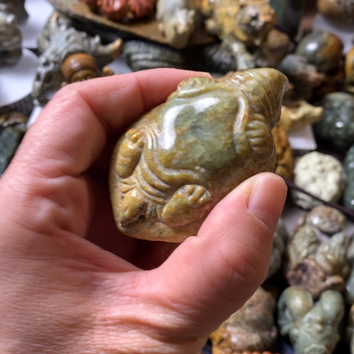 岫岩河磨玉（透闪石质玉）手链未镶嵌