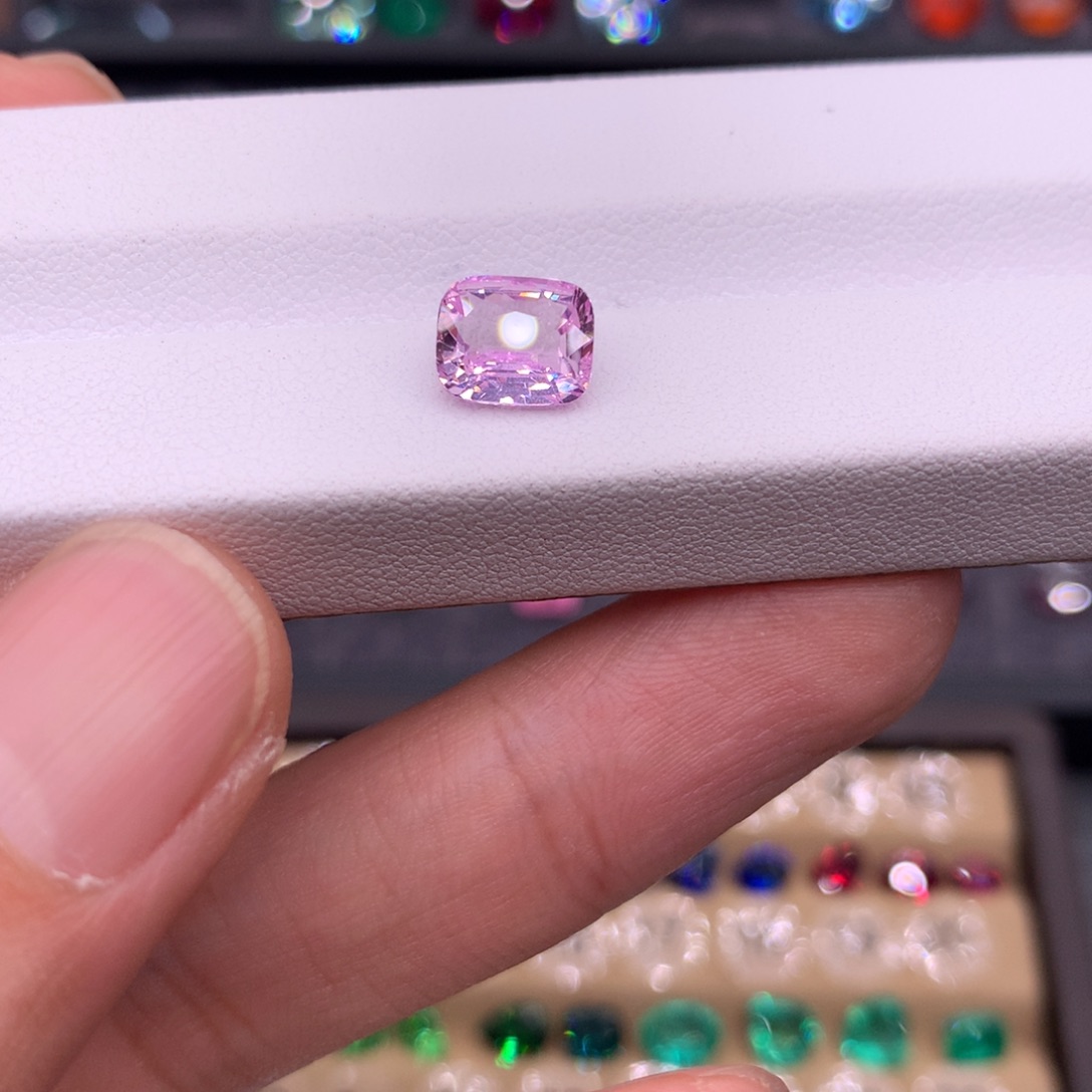 彩色蓝宝石裸石未镶嵌