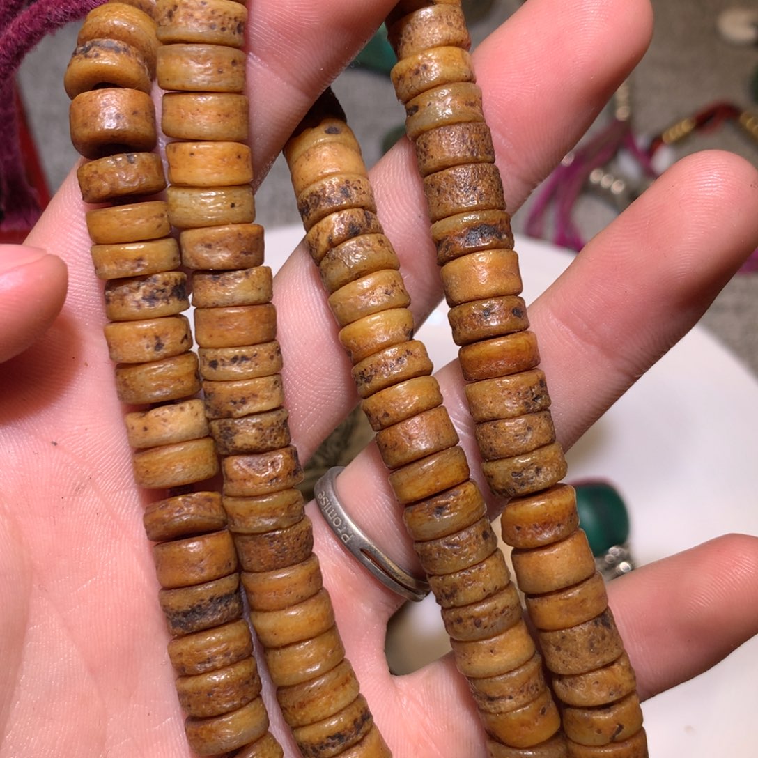 玻璃颈饰藏传小元素