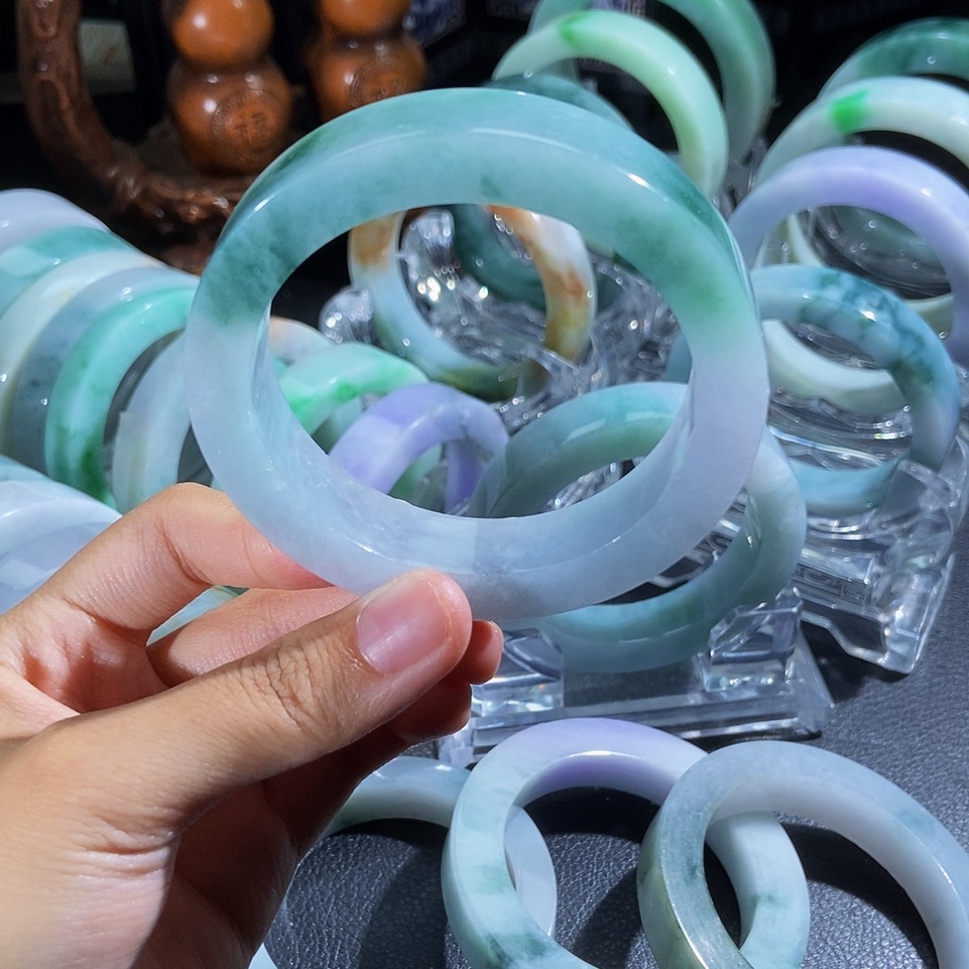 西***8定制翡翠未镶嵌手镯