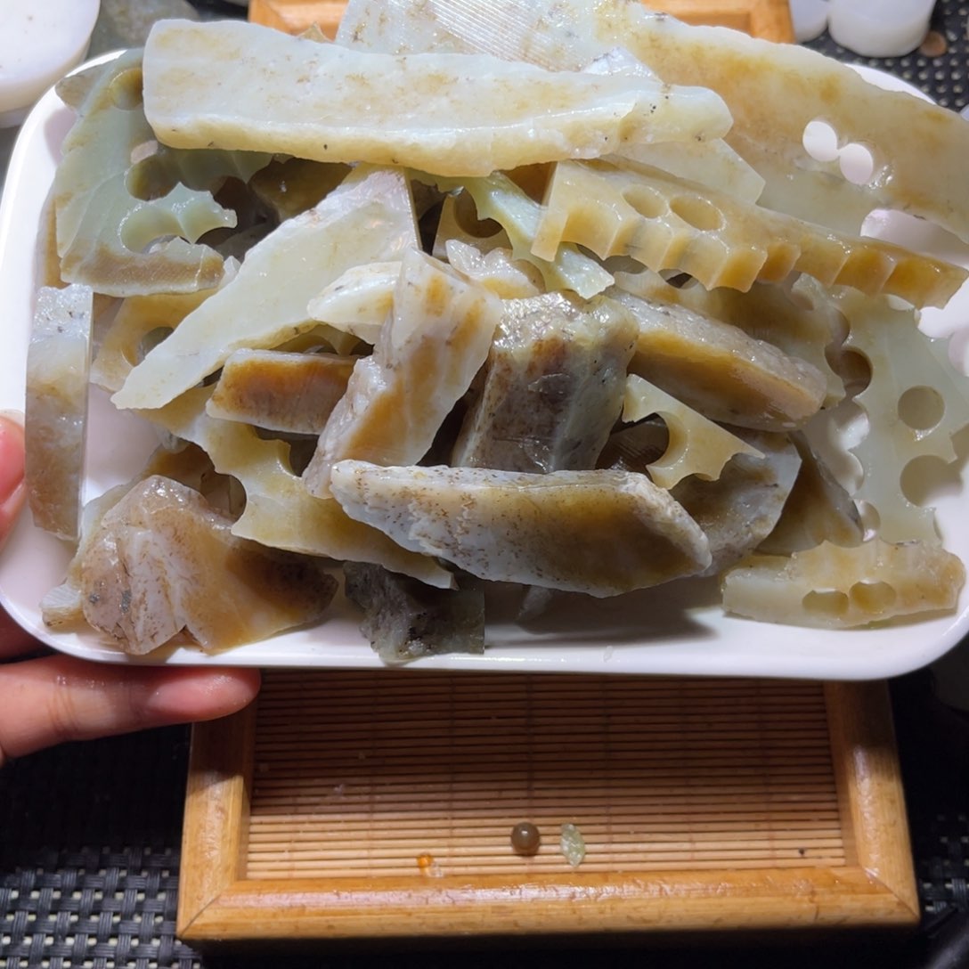 未镶嵌和田玉车挂