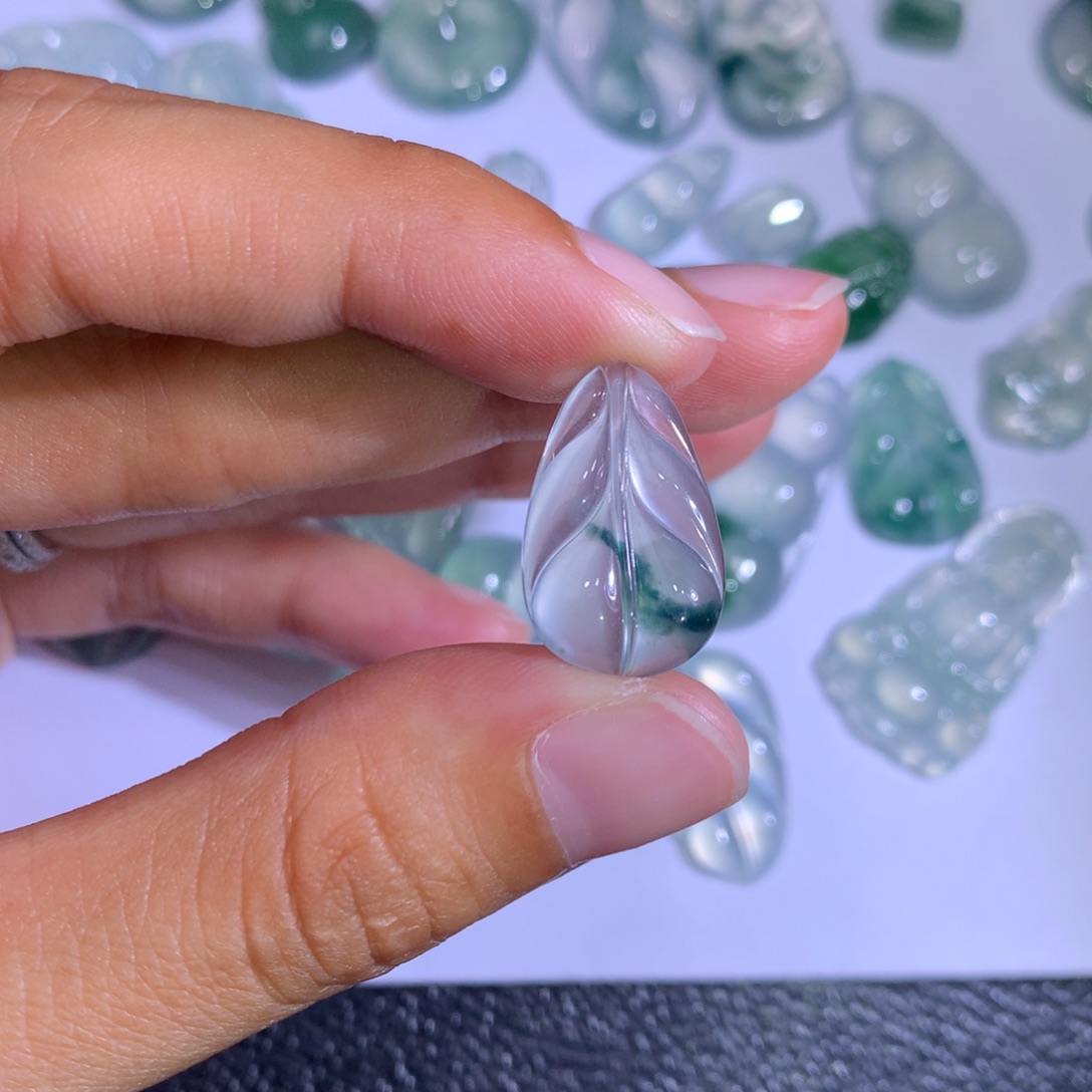 翡翠未镶嵌颈饰翡翠