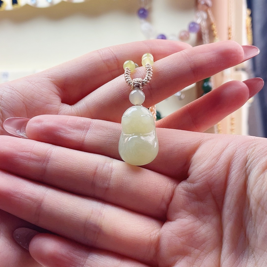 花***猫和田玉未镶嵌吊坠(赠链)