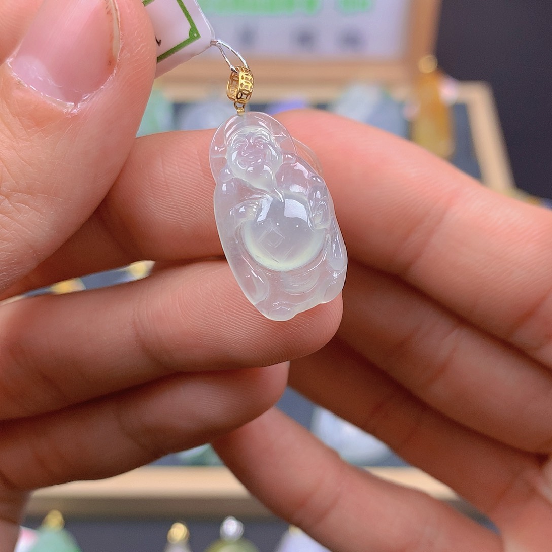 翡翠颈饰18K金镶嵌翡翠