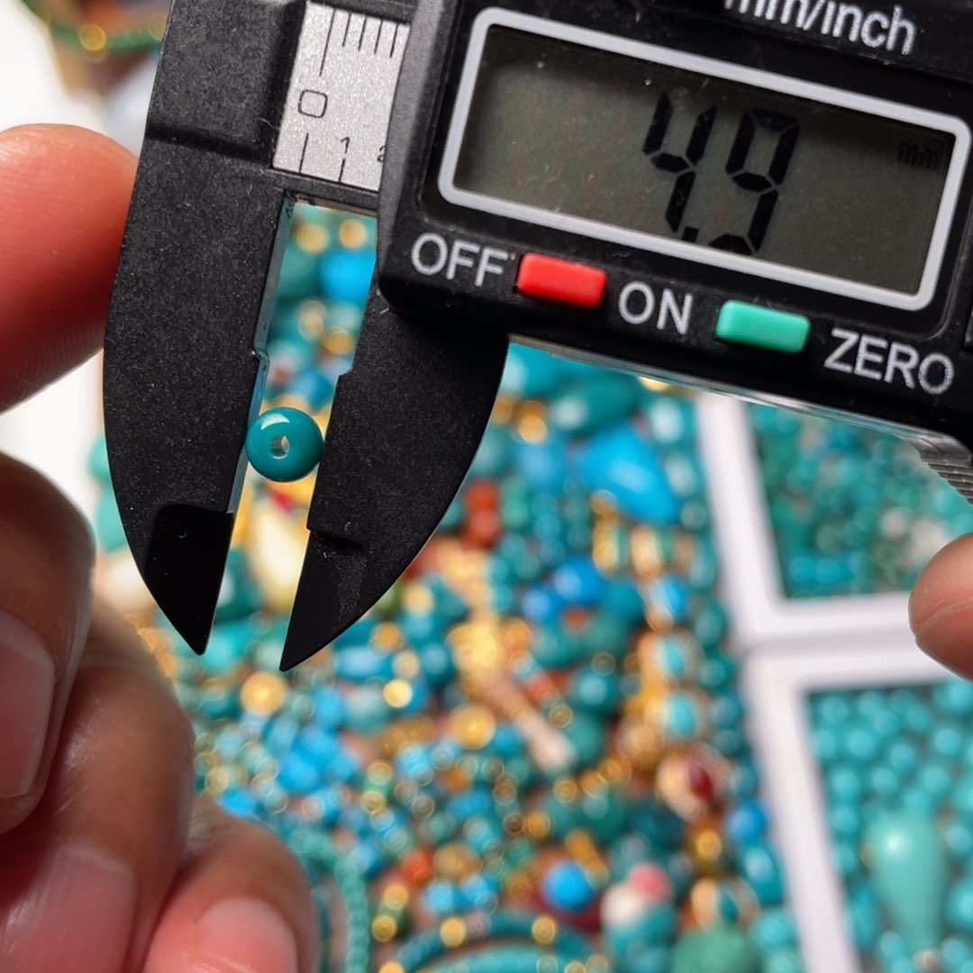 绿松石颈饰未镶嵌指***光