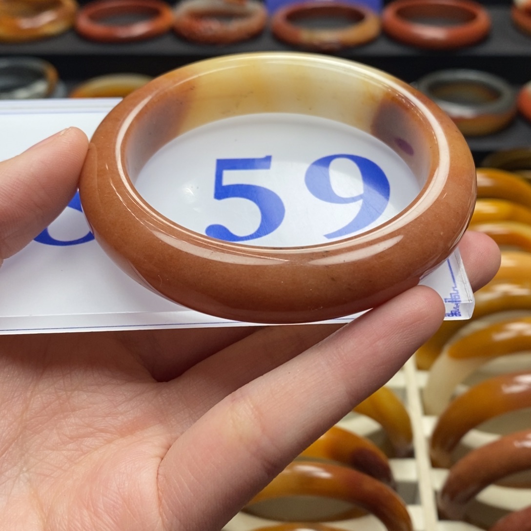 石英质玉（黄龙玉）手镯未镶嵌