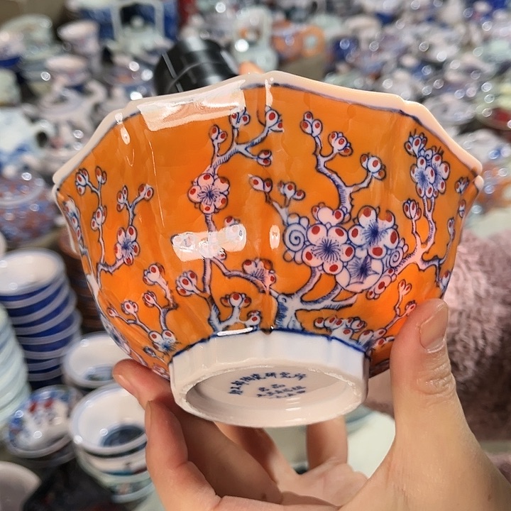 瓷片//////直径15厘米。红。