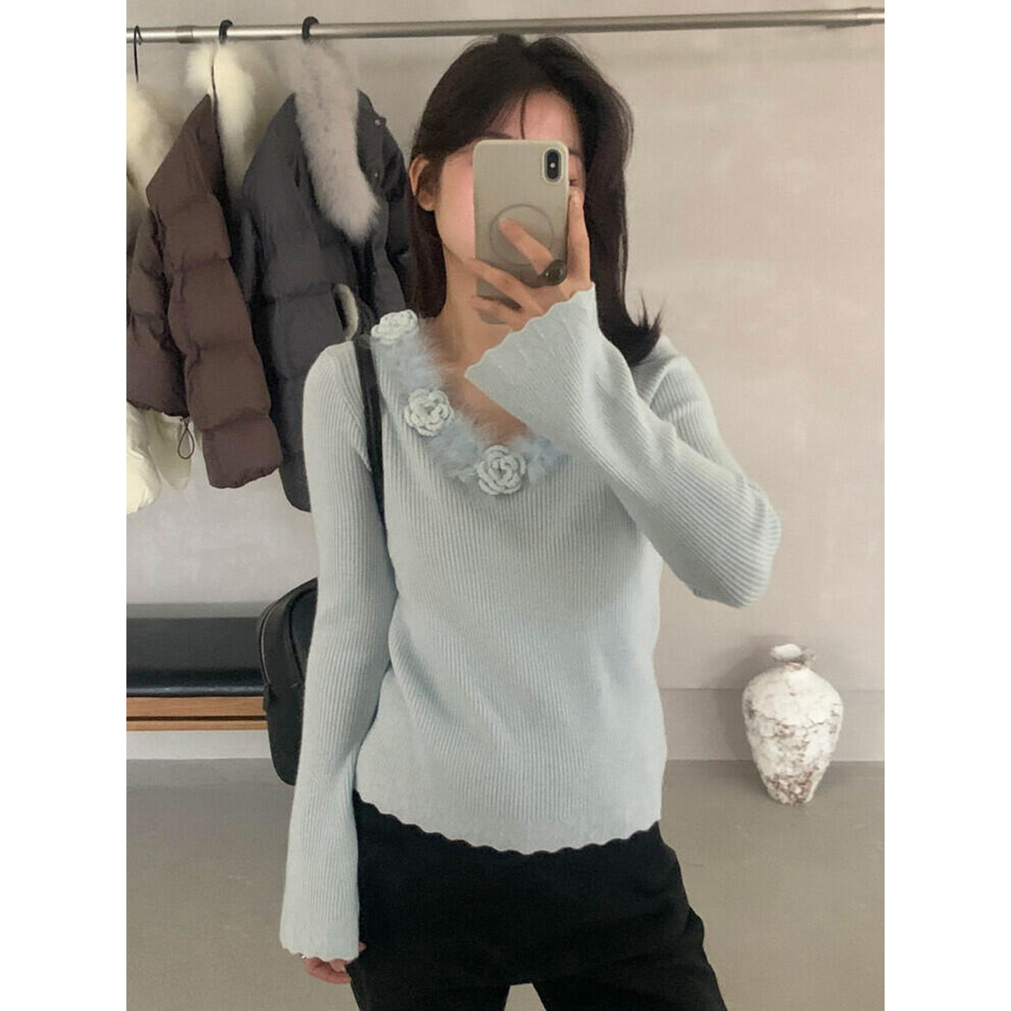 时尚百搭显瘦立体花朵V领喇叭袖针织衫女温柔甜美减龄上衣I6-83