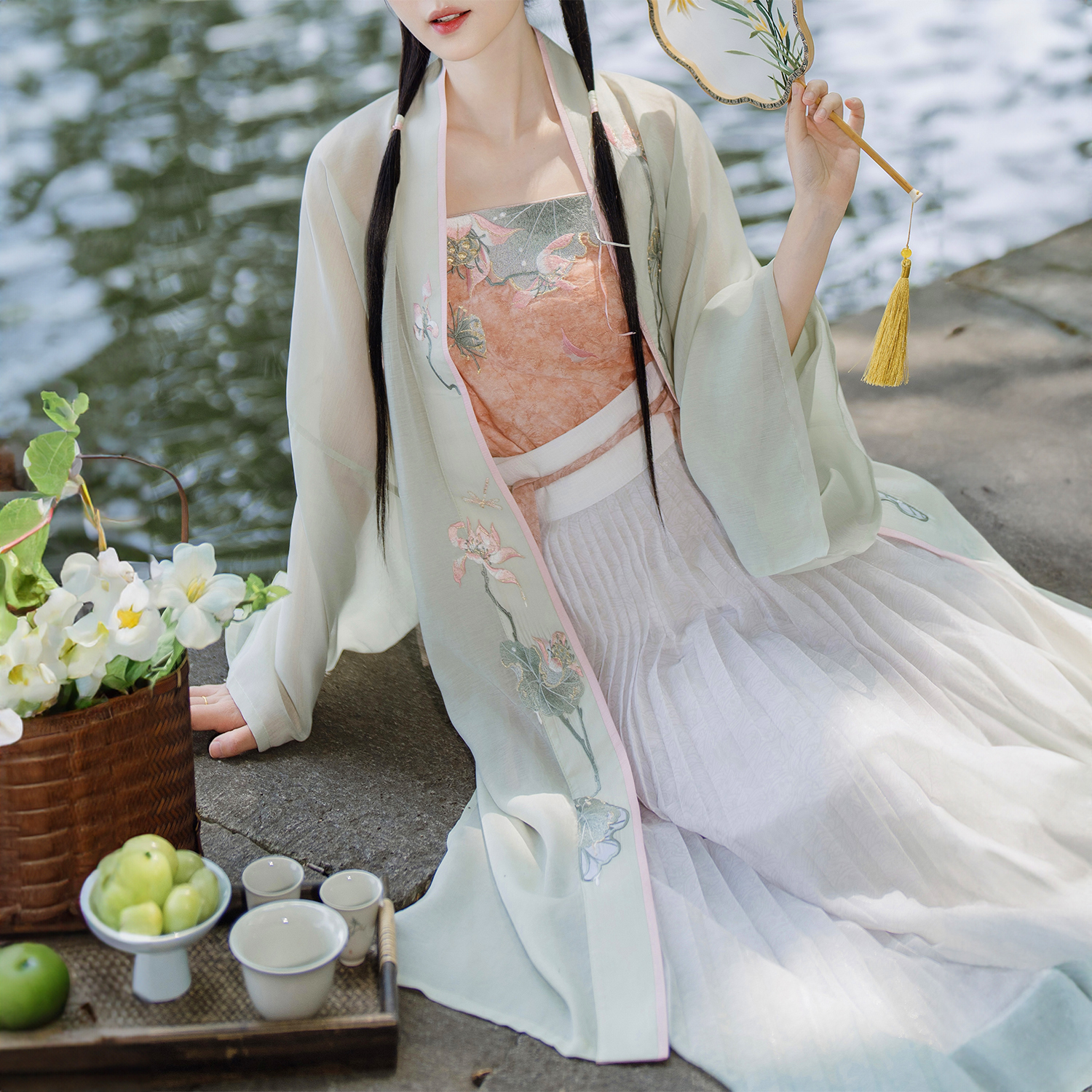  静还决【落雨青荷】原创汉服宋制长褙子吊带百褶裙