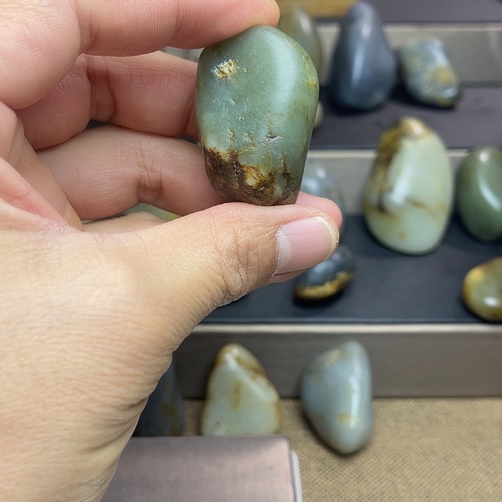 和田玉（糖玉）未镶嵌颈饰