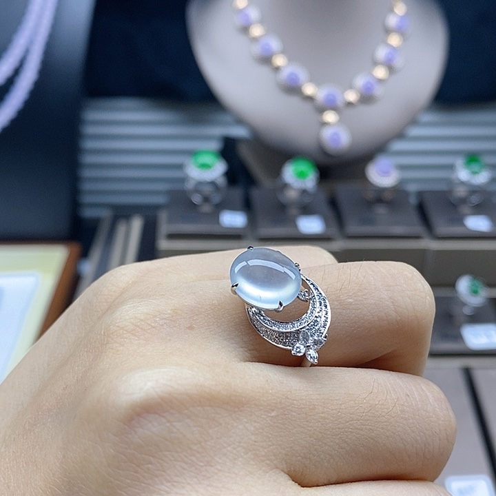 翡翠戒指18K金镶嵌