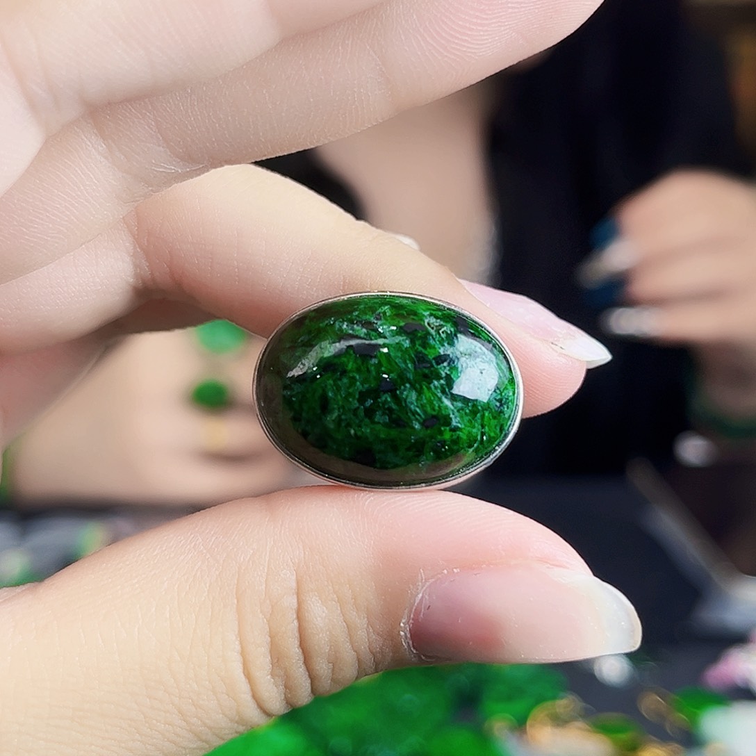 颈饰银S925镶嵌翡翠多样性