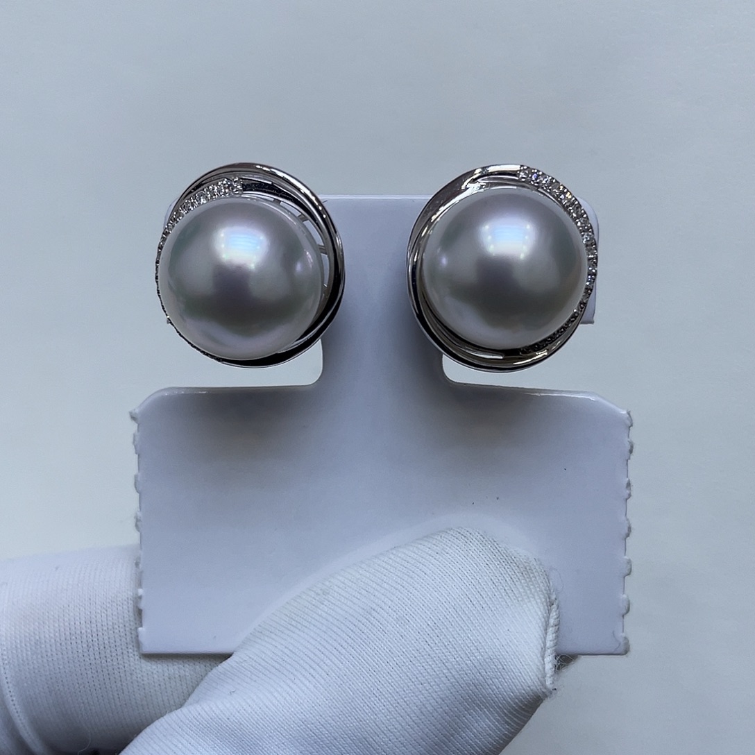 18K金镶嵌海水珍珠耳饰澳白