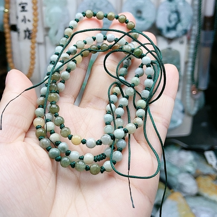 颈饰足铂镶嵌翡翠翡翠