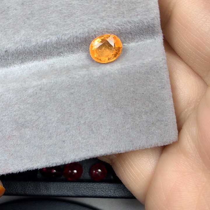 石榴石（芬达石）未镶嵌裸石1.85ct芬达石