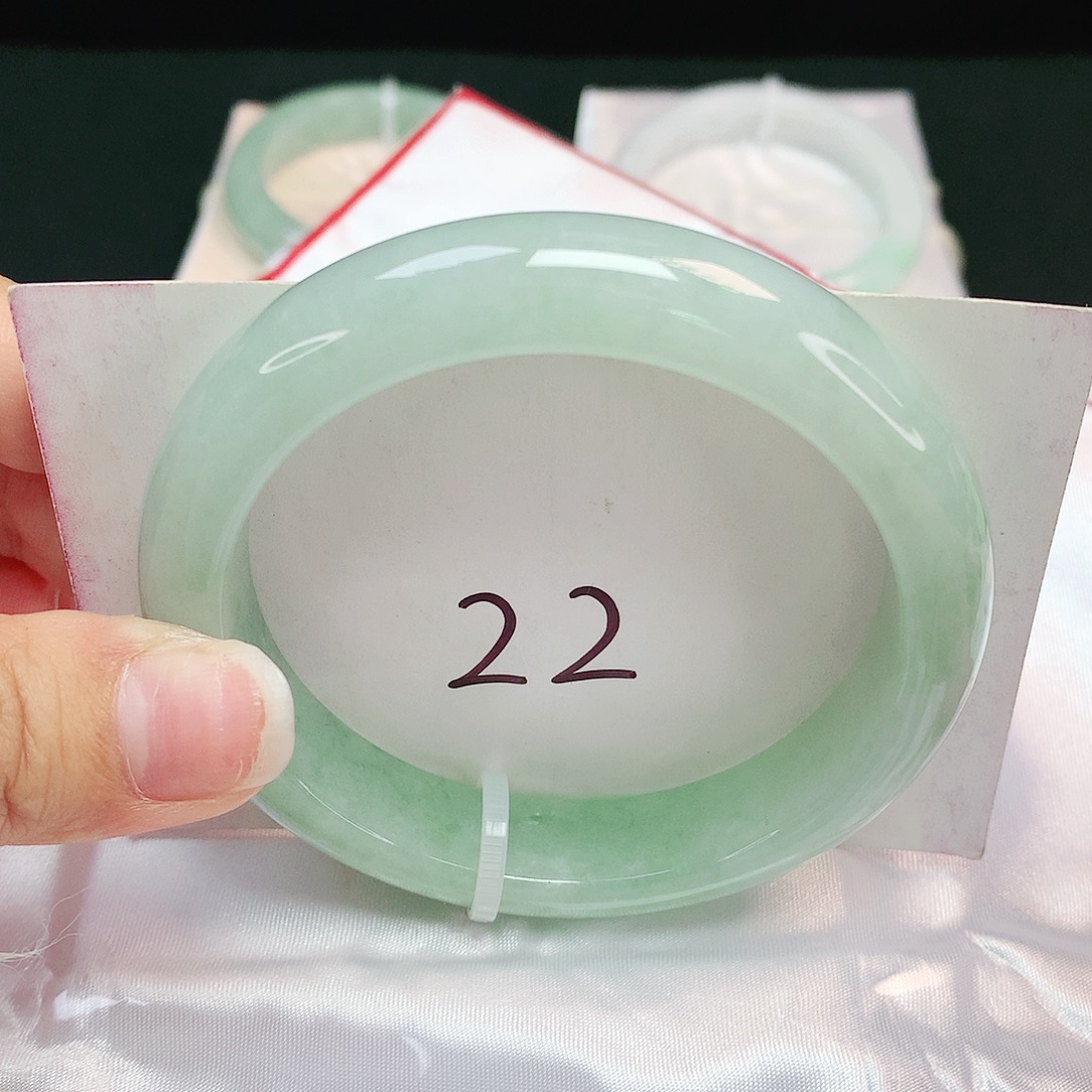 翡翠未镶嵌手镯正圈59