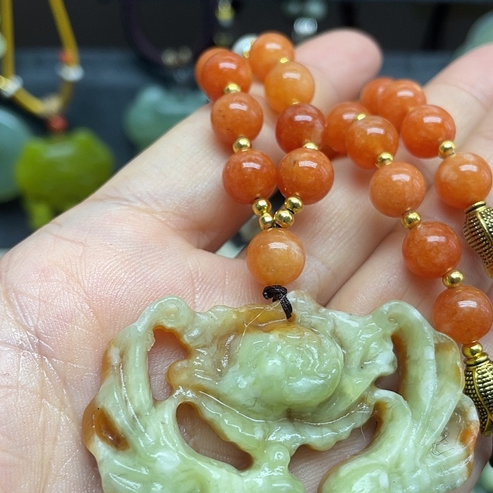 未镶嵌蛇纹石玉颈饰