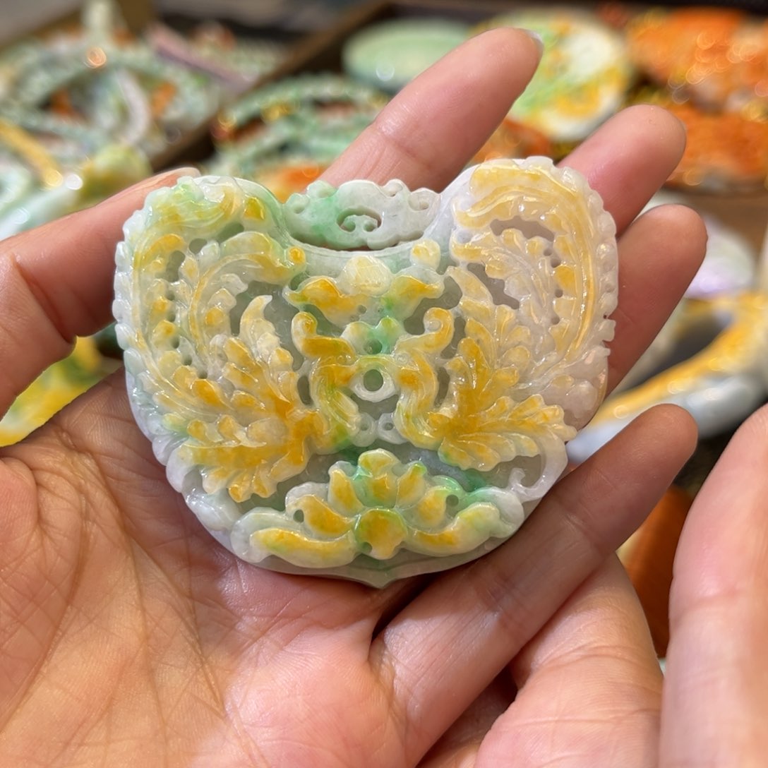 翡翠颈饰未镶嵌待编款