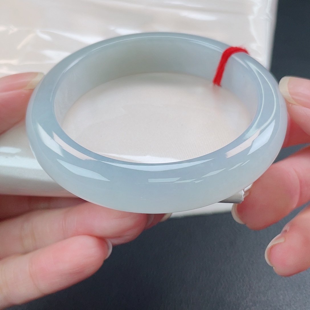 翡翠未镶嵌手镯天空蓝 果冻荔枝肉