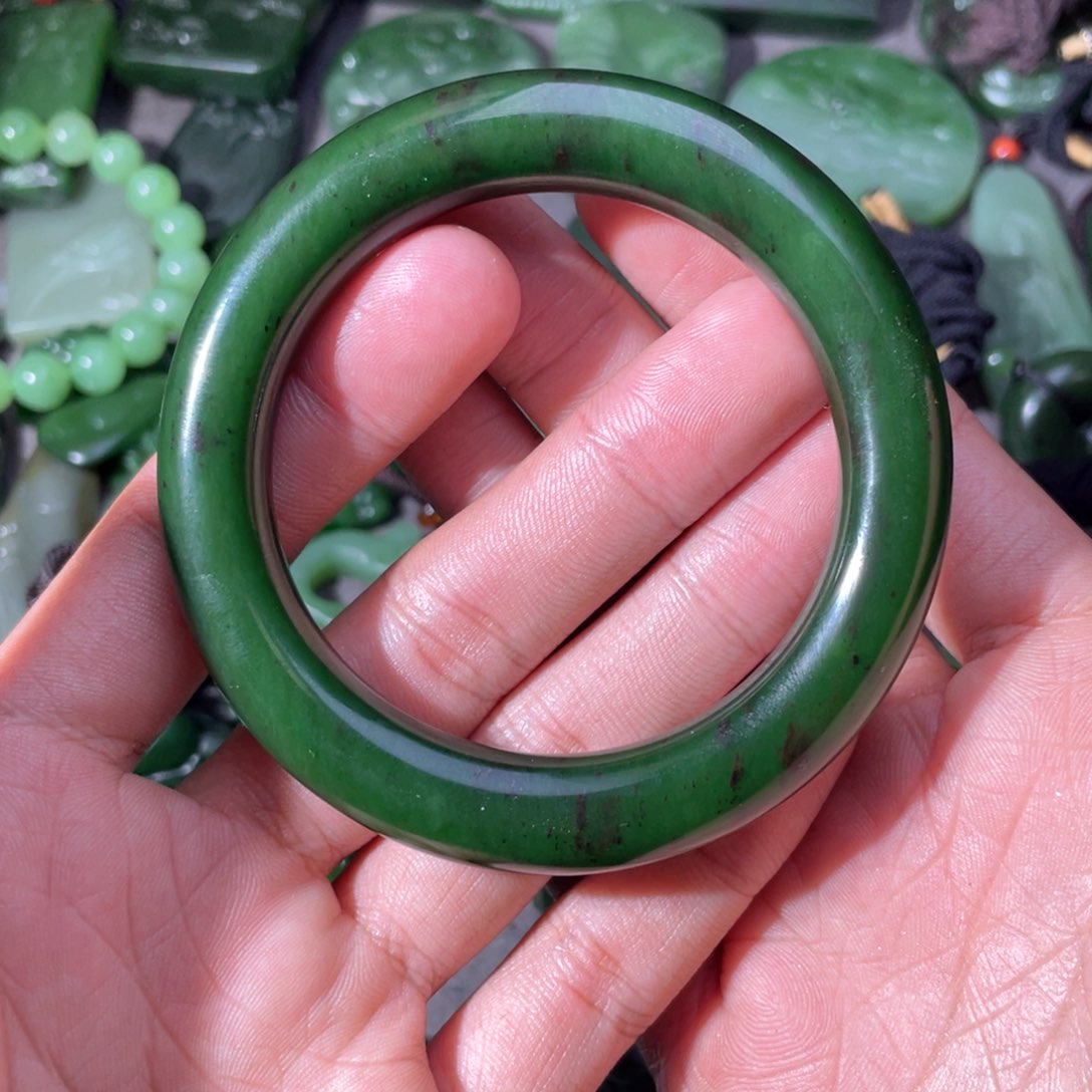 和田玉（碧玉）颈饰未镶嵌