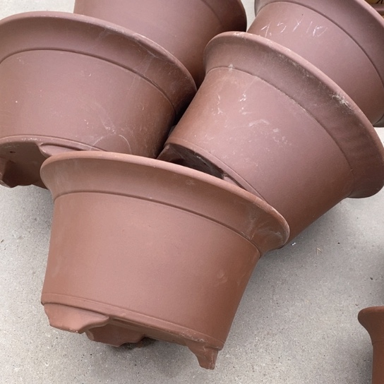 紫砂花盆110-5。     27.5-15.5