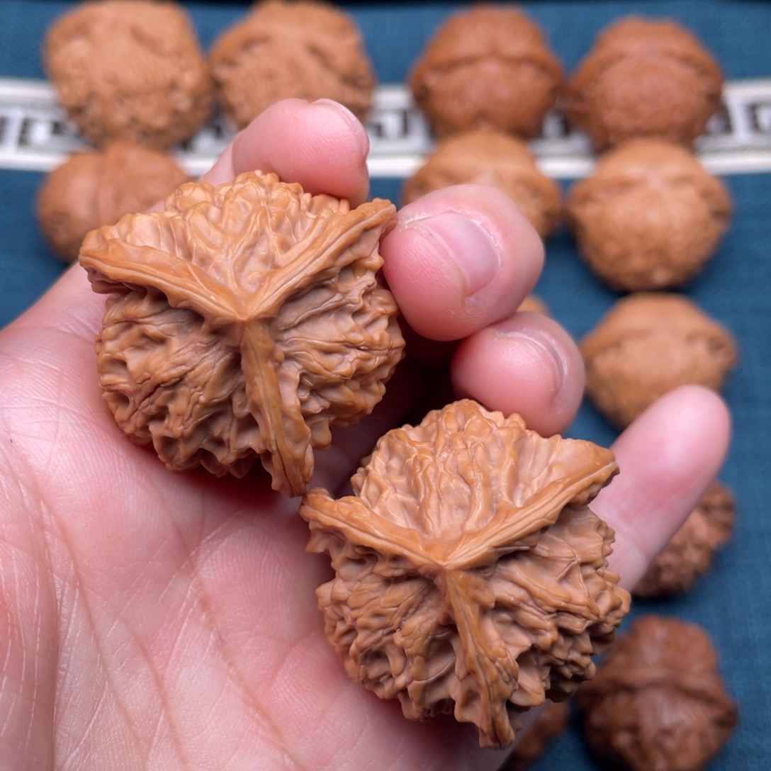 文玩核桃把件37.9盘山蜡皮奔