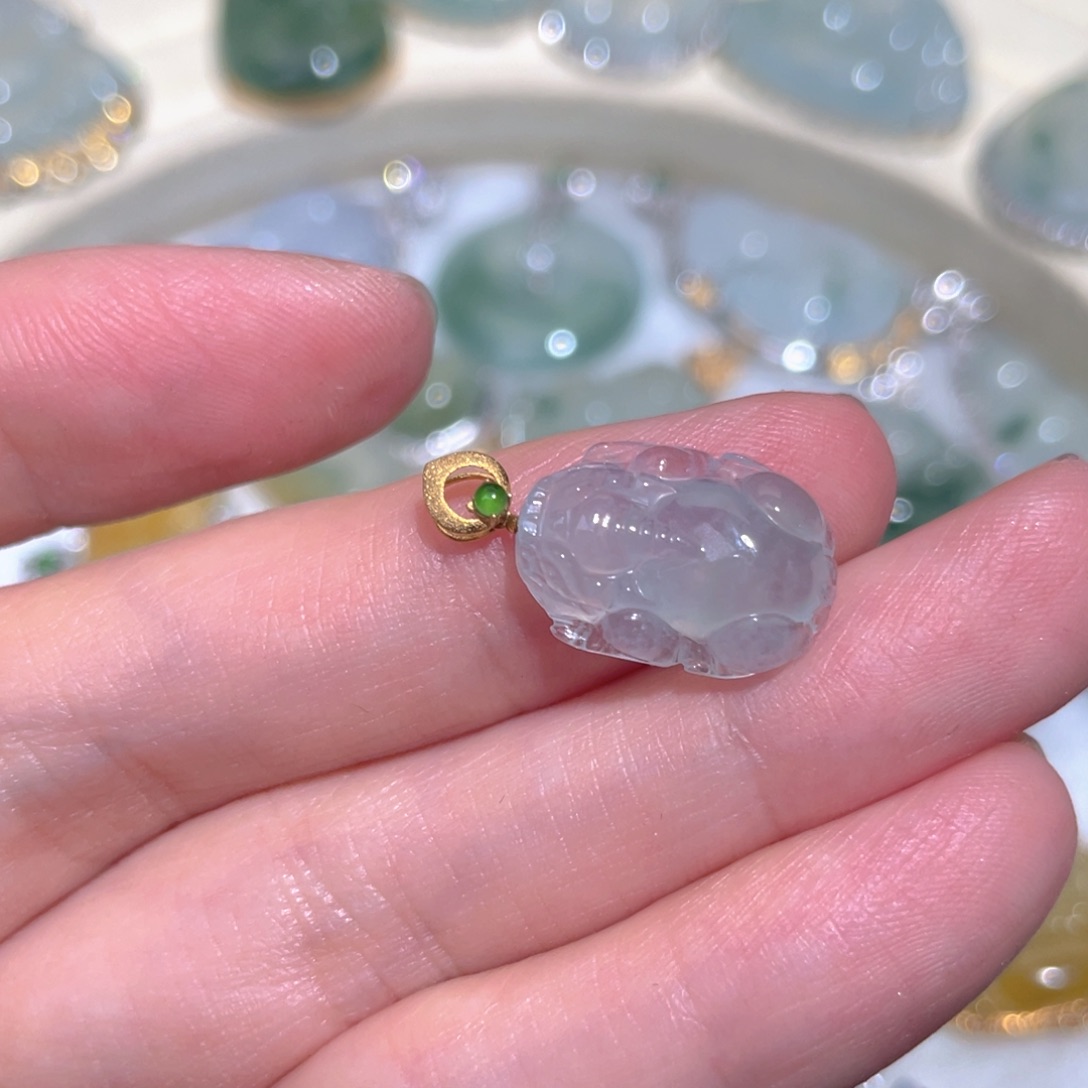 翡翠颈饰18K金镶嵌翡翠