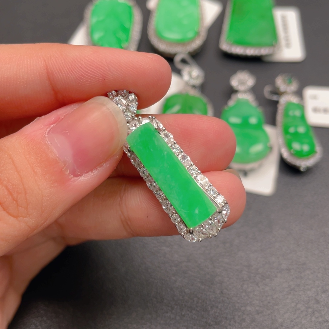 翡翠银S925镶嵌颈饰