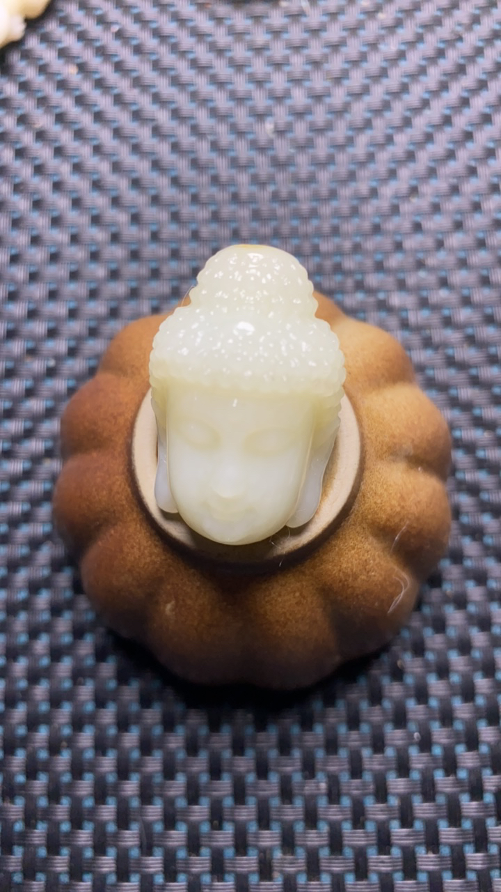 和田白玉佛头挂件