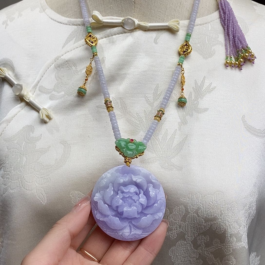 翡翠颈饰未镶嵌天然