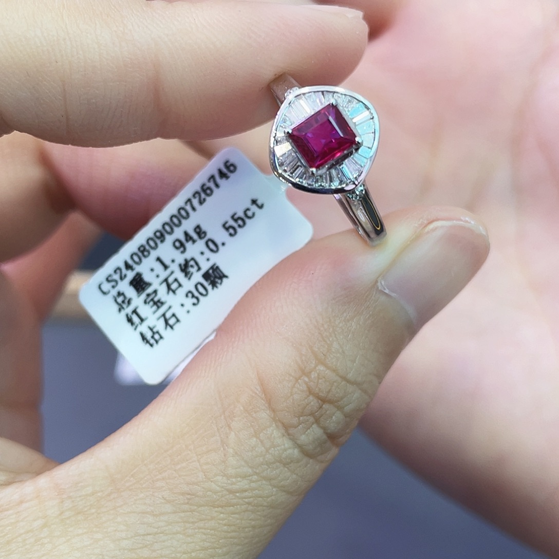 18K金镶嵌红宝石戒指0.55克拉无烧红宝石