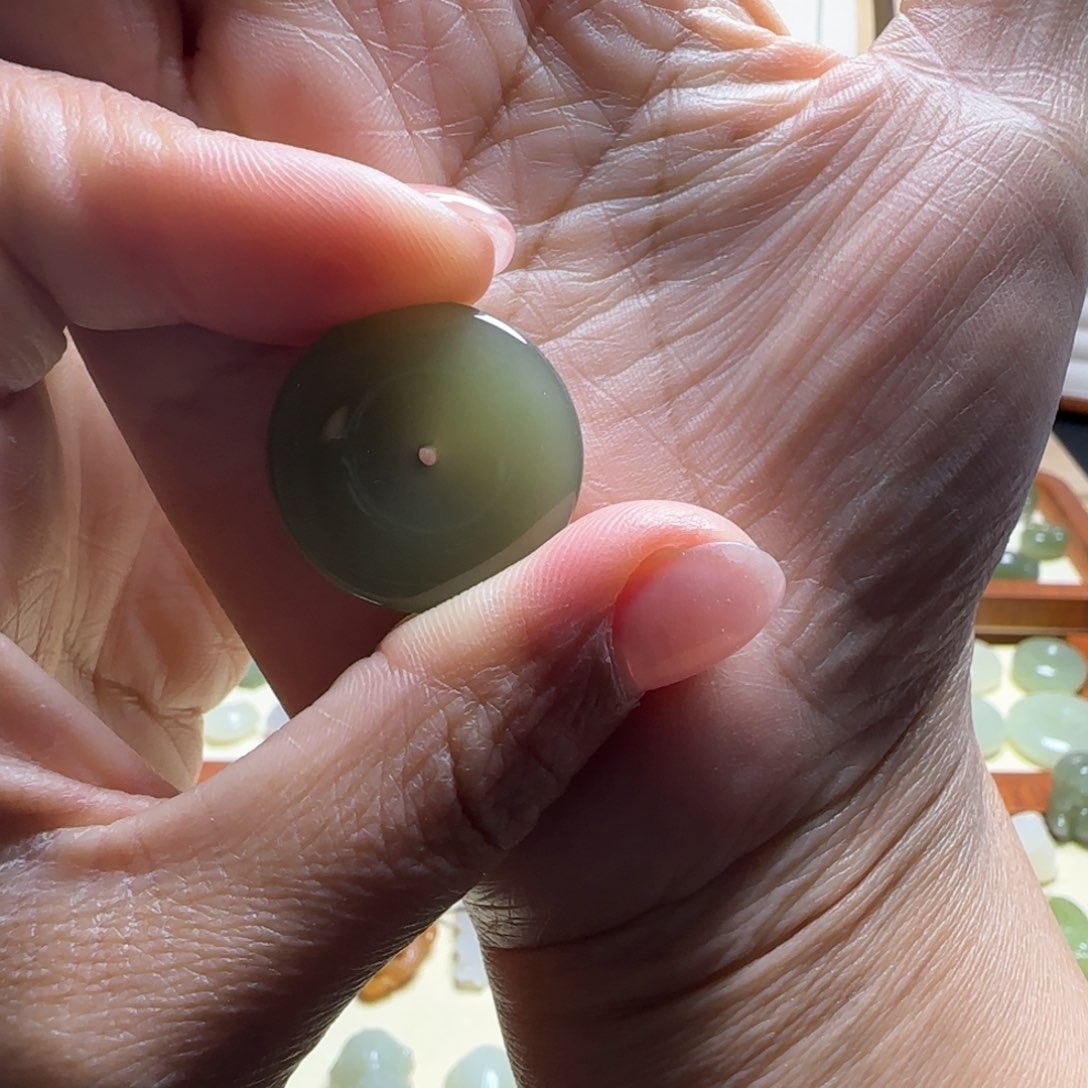 和田玉颈饰未镶嵌今****麽