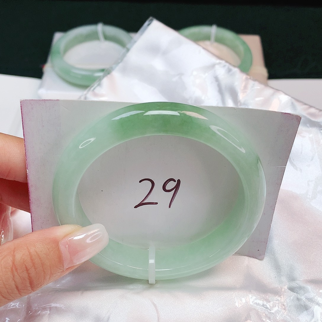 翡翠未镶嵌手镯 正圈57+