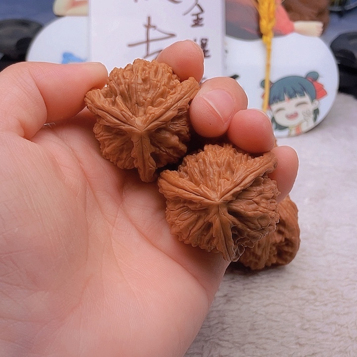 吊坠文玩核桃小***?三棱