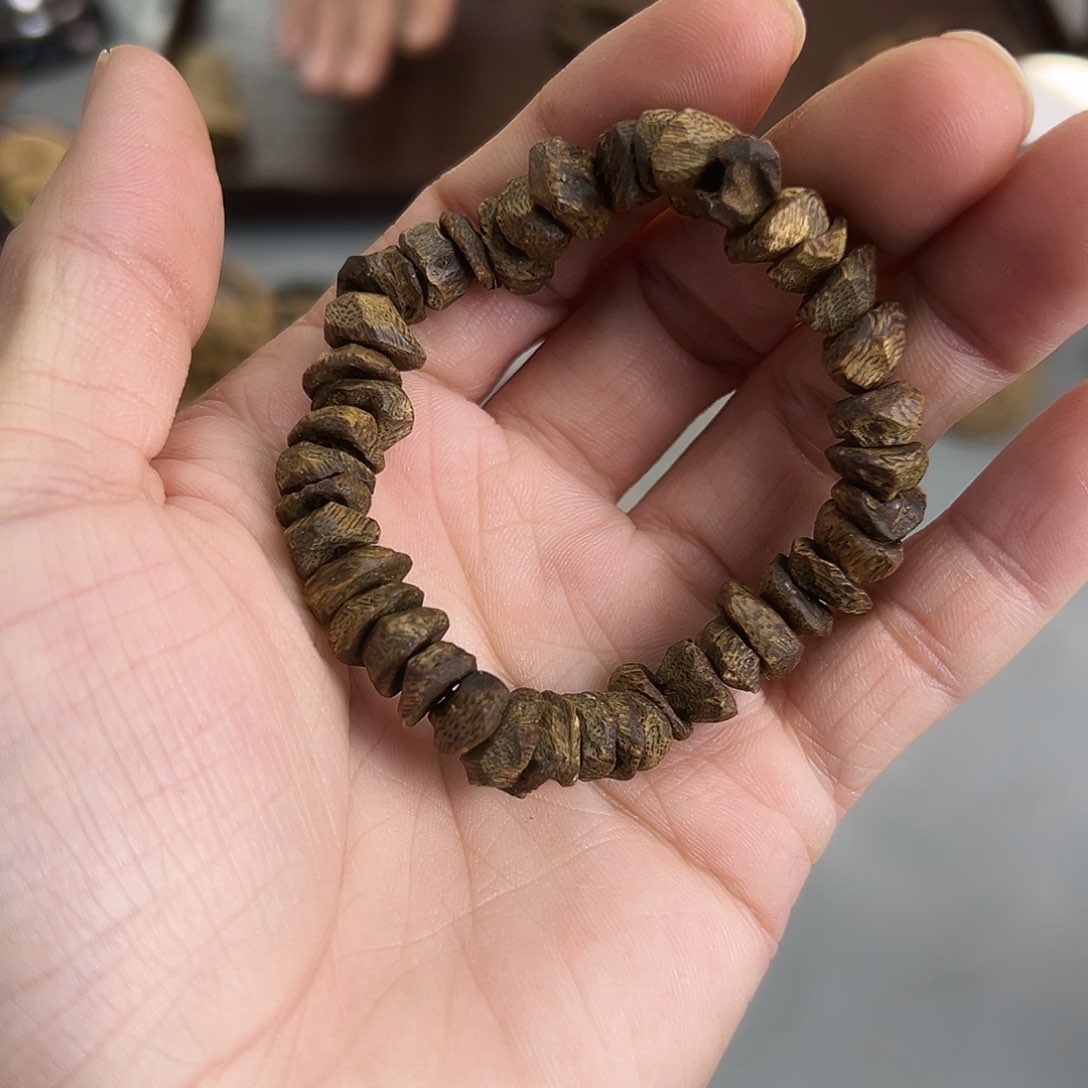 沉香沉香香囊海南白棋小苞头单圈沉水8克➕多样性发一